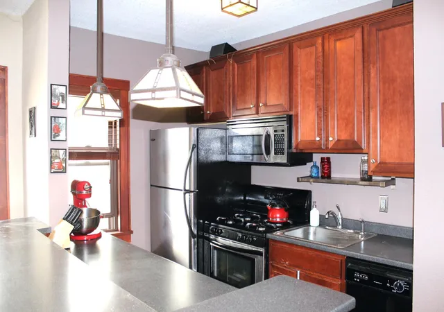 Homes for sale in Minneapolis, MN | 1812 Clinton Ave #303, Minneapolis, MN 55404 | MLS# 6752670