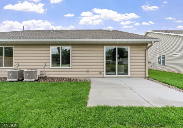 30th image of 2327 17th Ave E, Saint Paul, MN 55109 | MLS# 6752708