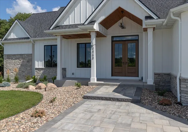 Photo 3 of Mansion for sale at 4868 Royal Oaks Cir Sw, Rochester, MN 55902 | MLS# 6755457 | Listing updated on 2026-10-09