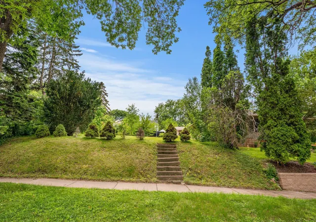 1st image of 8xx Humboldt Ave, West Saint Paul, MN 55118 | MLS# 6756432