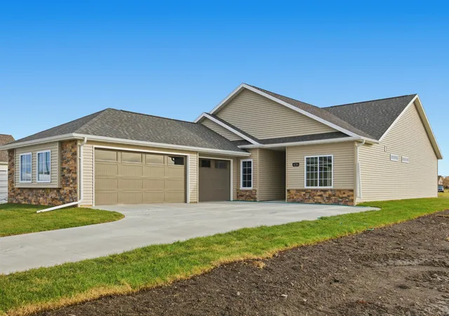 1st image of 6230 21st St S, Fargo, ND 58104 | MLS# 6757167