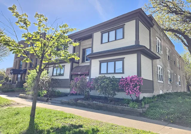 Photo 1 of Condo for sale at 304 Marshall Ave #5, Saint Paul, MN 55102 | MLS# 6759063 | Listing updated on 2026-09-22