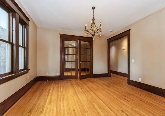 Photo 3 of Condo for sale at 304 Marshall Ave #5, Saint Paul, MN 55102 | MLS# 6759063 | Listing updated on 2026-09-22