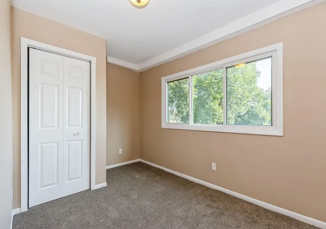 Photo 4 of Condo for sale at 304 Marshall Ave #5, Saint Paul, MN 55102 | MLS# 6759063 | Listing updated on 2026-09-22