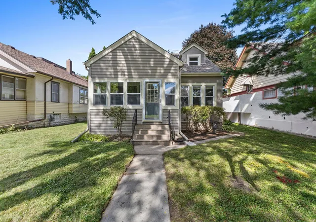 Photo 1 of Single family home for sale at 1411 Palace Ave, Saint Paul, MN 55105 | MLS# 6759591 | Listing updated on 2026-10-23