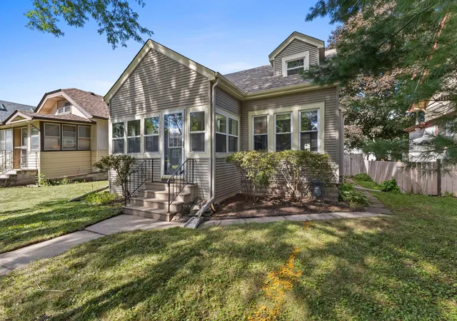 Photo 3 of Single family home for sale at 1411 Palace Ave, Saint Paul, MN 55105 | MLS# 6759591 | Listing updated on 2026-10-23