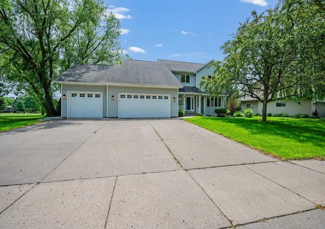 Homes for sale in North Mankato, MN | 2326 Snowbird Ln, North Mankato, MN 56003 | MLS# 6761833