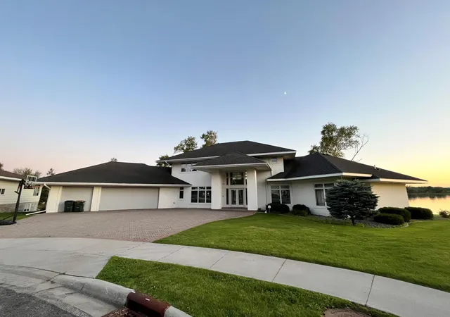 Homes for sale in Sauk Centre, MN | 553 Lake St N, Sauk Centre, MN 56378 | MLS# 6762666