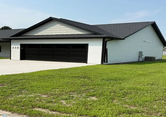 Homes for sale in Wyndmere, ND | 438 4th St, Wyndmere, ND 58081 | MLS# 6765658
