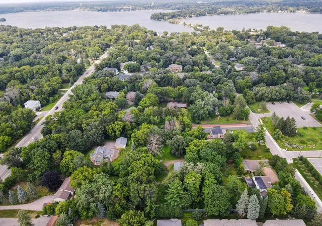 Photo 1 of Single Family Residence at 3214 Groveland School Rd, Wayzata, MN 55391 | MLS# 6765789 |  | Sold on 2025-10-10