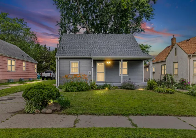 Photo 1 of Single family home for sale at 1125 Farrington St, Saint Paul, MN 55117 | MLS# 6766977 | Listing updated on 2026-10-16