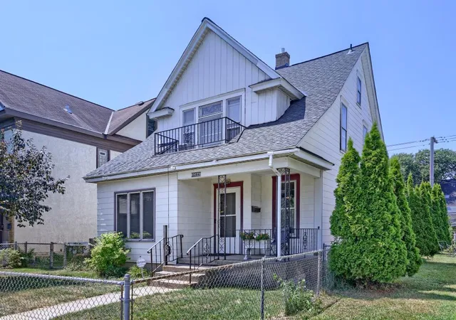 2nd image of 3304 Grand Ave S, Minneapolis, MN 55408 | MLS# 6767270