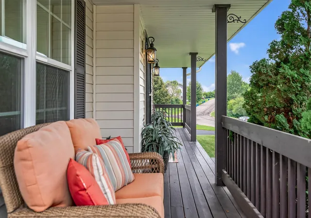 3rd image of 18614 Trott Brook Pkwy Nw, Elk River, MN 55330 | MLS# 6767375