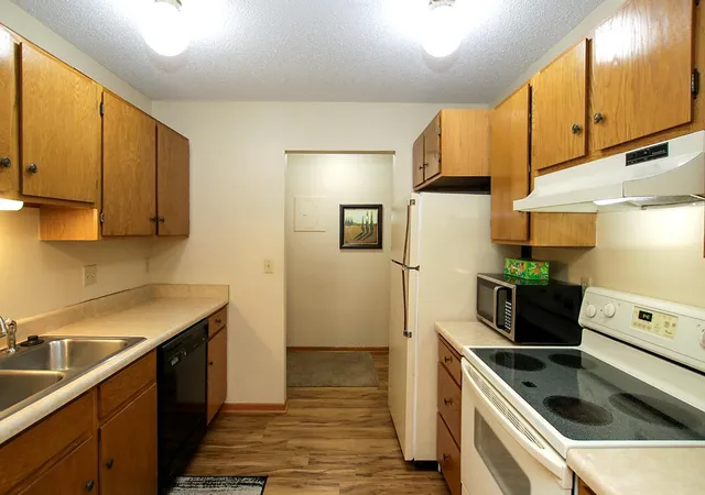 Photo 4 of Sale Pending at 250 Freemont Ave SE #113, Hutchinson, MN 55350 | MLS# 6768534 | Listing updated on 2026-08-05