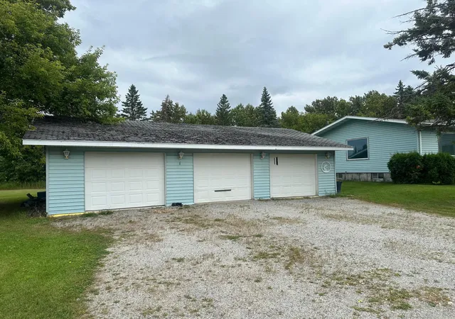 Homes for sale in Warroad, MN | 301 Pleasant Ave Nw, Warroad, MN 56763 | MLS# 6768771