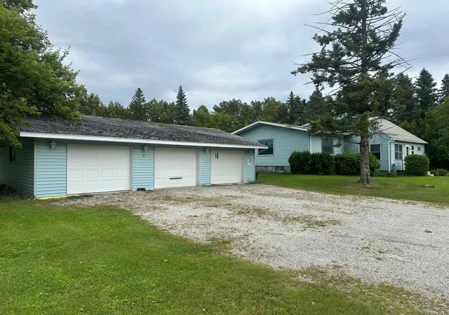Homes for sale in Warroad, MN | 301 Pleasant Ave Nw, Warroad, MN 56763 | MLS# 6768771