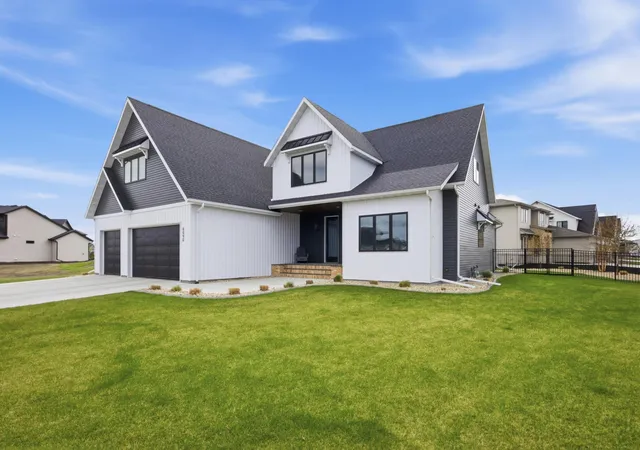 2nd image of 6090 Wildflower Dr S, Fargo, ND 58104 | MLS# 6771312