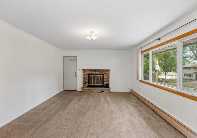 Photo 4 of Single family home for sale at 10930 Radisson Dr, Burnsville, MN 55337 | MLS# 6772006 | Listing updated on 2026-09-19