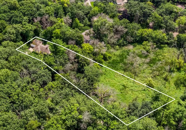 Photo 4 of Sale Pending at 1140x Timberline Rd, Hopkins, MN 55305 | MLS# 6773309 | Listing updated on 2026-07-01