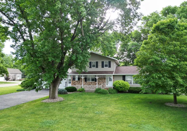 Homes for sale in Lucan, MN | 301 Birch St, Lucan, MN 56255 | MLS# 6773600