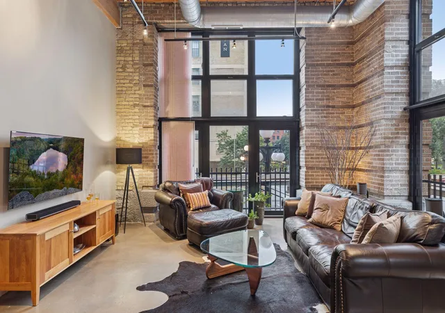 5th image of 406 Wacouta St, St. Paul, MN 55101