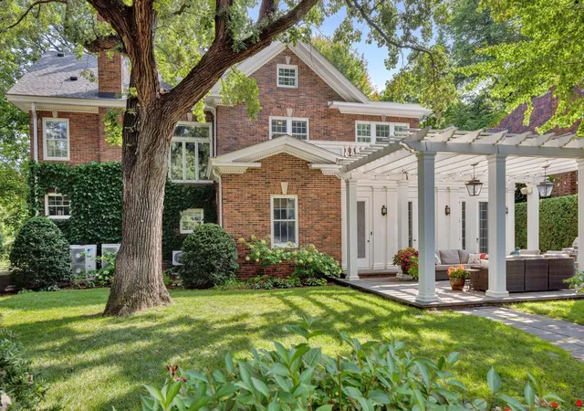 Photo 3 of Mansion for sale at 2400 W Lake Of The Isles Pkwy, Minneapolis, MN 55405 | MLS# 6775659 | Listing updated on 2026-08-17