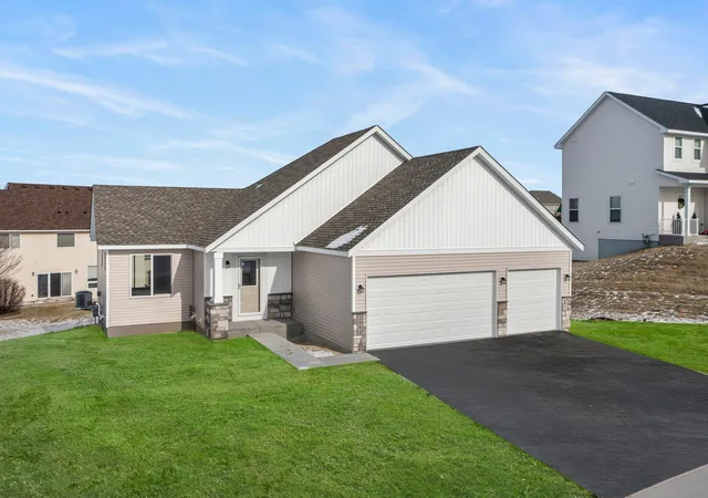 Homes for sale in Byron, MN | 1877 Robinson Ln, Byron, MN 55920 | MLS# 6777111