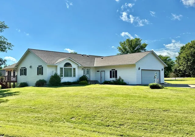 Homes for sale in Redwood Falls, MN | 115 Burr Oak Rd, Redwood Falls, MN 56283 | MLS# 6777153