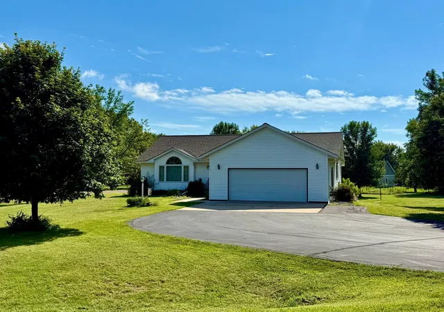 Homes for sale in Redwood Falls, MN | 115 Burr Oak Rd, Redwood Falls, MN 56283 | MLS# 6777153