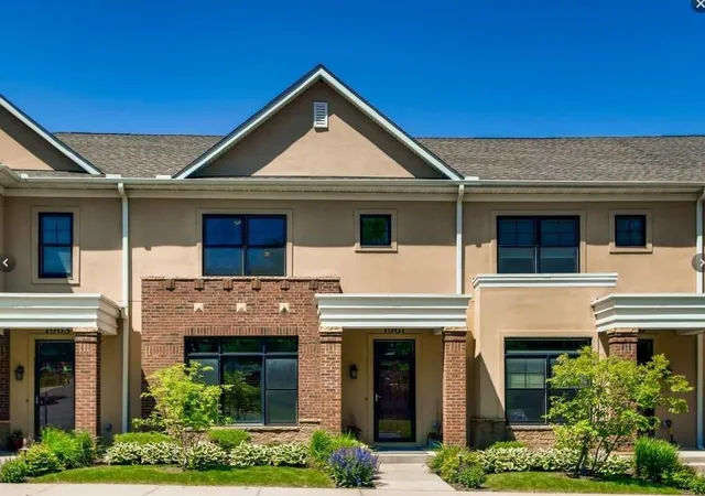 Photo 1 of Sale Pending at 1961 Oak St, Saint Paul, MN 55118 | MLS# 6778099 | Listing updated on 2026-10-07