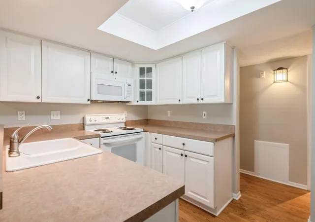Photo 4 of Condo for sale at 6105 Lincoln Dr #130, Minneapolis, MN 55436 | MLS# 6779228 | Listing updated on 2026-08-20