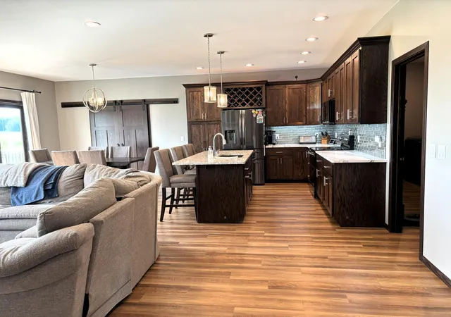 3rd image of 1145 Horatio St, Fairmont, MN 56031 | MLS# 6781774
