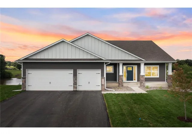 1st image of 2870 Victoria St N, Saint Paul, MN 55113 | MLS# 6784368