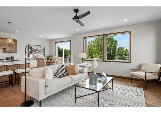 3rd image of 2870 Victoria St N, Saint Paul, MN 55113 | MLS# 6784368