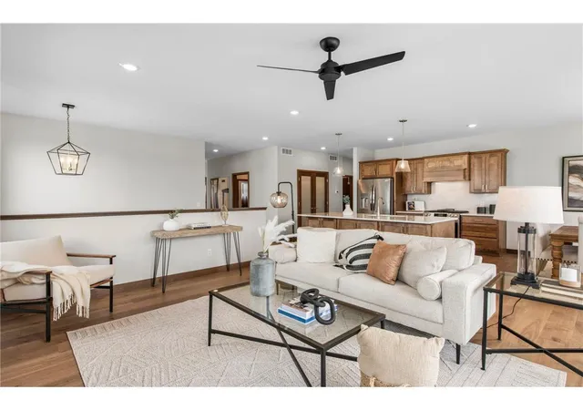 5th image of 2870 Victoria St N, Saint Paul, MN 55113 | MLS# 6784368