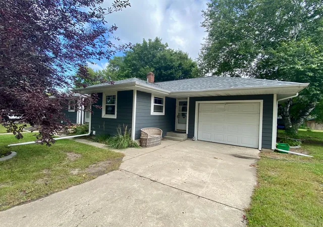Homes for sale in Montevideo, MN | 712 S 11Th St, Montevideo, MN 56265 | MLS# 6786846
