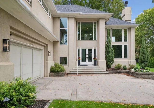 Photo 2 of Single family home for sale at 2323 Huntington Point Rd W, Wayzata, MN 55391 | MLS# 6787317 | Listing updated on 2026-10-08