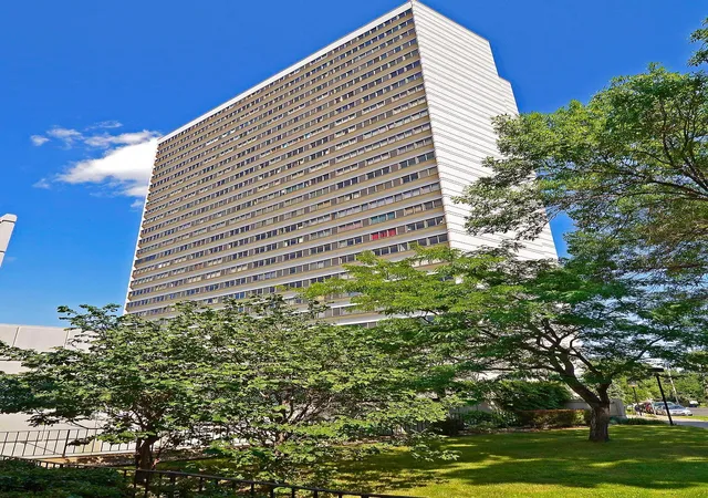 Photo 5 of Sale Pending at 1920 S 1st Street #1207, Minneapolis, MN 55454 | MLS# 6788456 | Listing updated on 2026-08-27