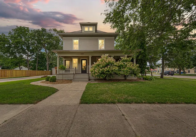 Photo 1 of Single family home for sale at 404 3rd Street Nw, Faribault, MN 55021 | MLS# 6790432 | Listing updated on 2026-09-01