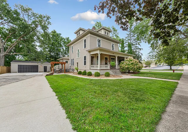 Photo 2 of Single family home for sale at 404 3rd Street Nw, Faribault, MN 55021 | MLS# 6790432 | Listing updated on 2026-09-01