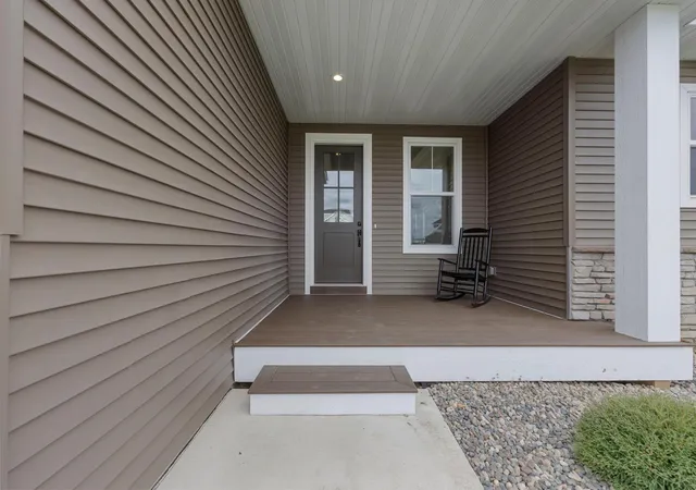 2nd image of 19791 Henning Ave, Lakeville, MN 55044 | MLS# 6790527