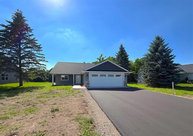 Homes for sale in Annandale, MN | 810 Morrison Ave, Annandale, MN 55302 | MLS# 6791362