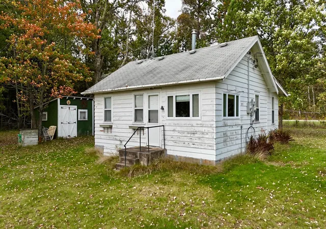 3rd image of 8135 County Road 65 Ne, Deer River, MN 56636 | MLS# 6792515