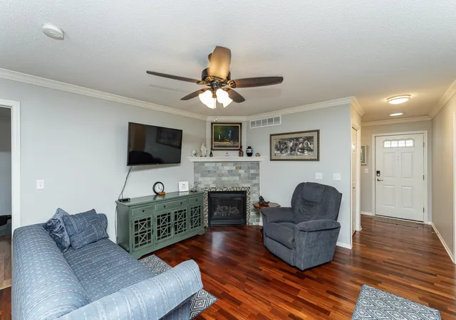 4th image of 1821 Clubhouse Dr Ne, Stewartville, MN 55976 | MLS# 6793485