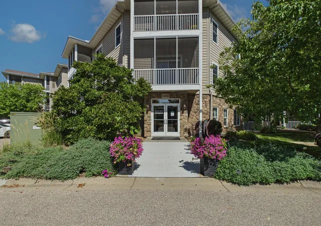 Photo 2 of Condo for sale at 110696 Village Rd #307, Chaska, MN 55318 | MLS# 6794040 | Listing updated on 2026-09-05
