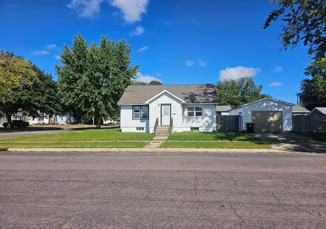 Homes for sale in Fairmont, MN | 603 Webster St, Fairmont, MN 56031 | MLS# 6794283