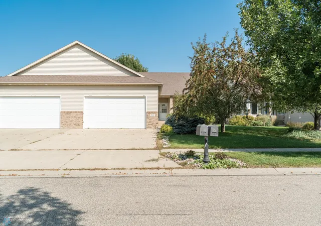 Homes for sale in Moorhead, MN | 318 44th Ave S, Moorhead, MN 56560 | MLS# 6794774
