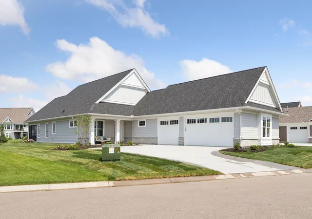 1st image of 118 Spring Farm Rd, Saint Paul, MN 55127 | MLS# 6796809
