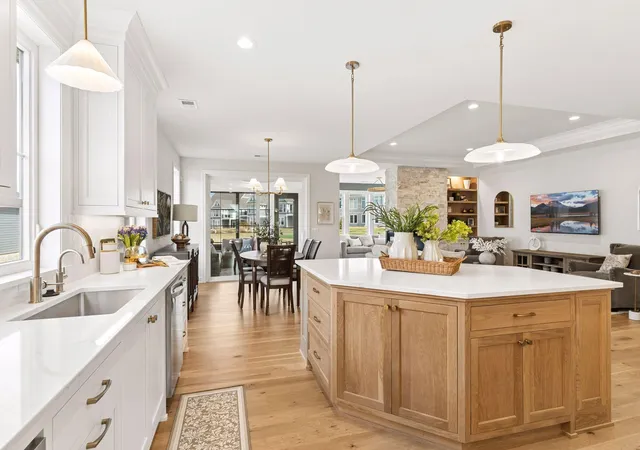 4th image of 118 Spring Farm Rd, Saint Paul, MN 55127 | MLS# 6796809