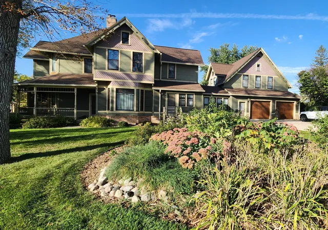 Photo 3 of Single family home for sale at 919 3rd Avenue SW, Pipestone, MN 56164 | MLS# 6796824 | Listing updated on 2026-09-14